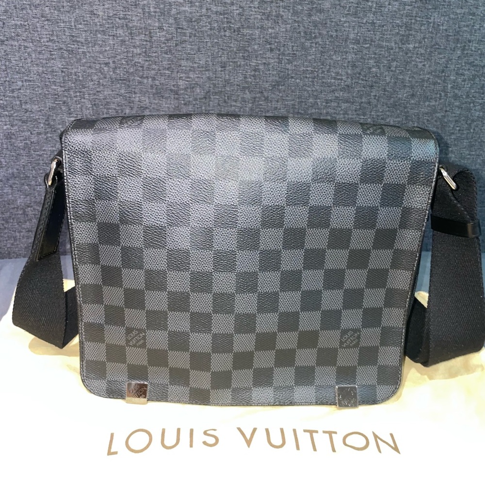 Louis Vuitton Damier Graphite District PM